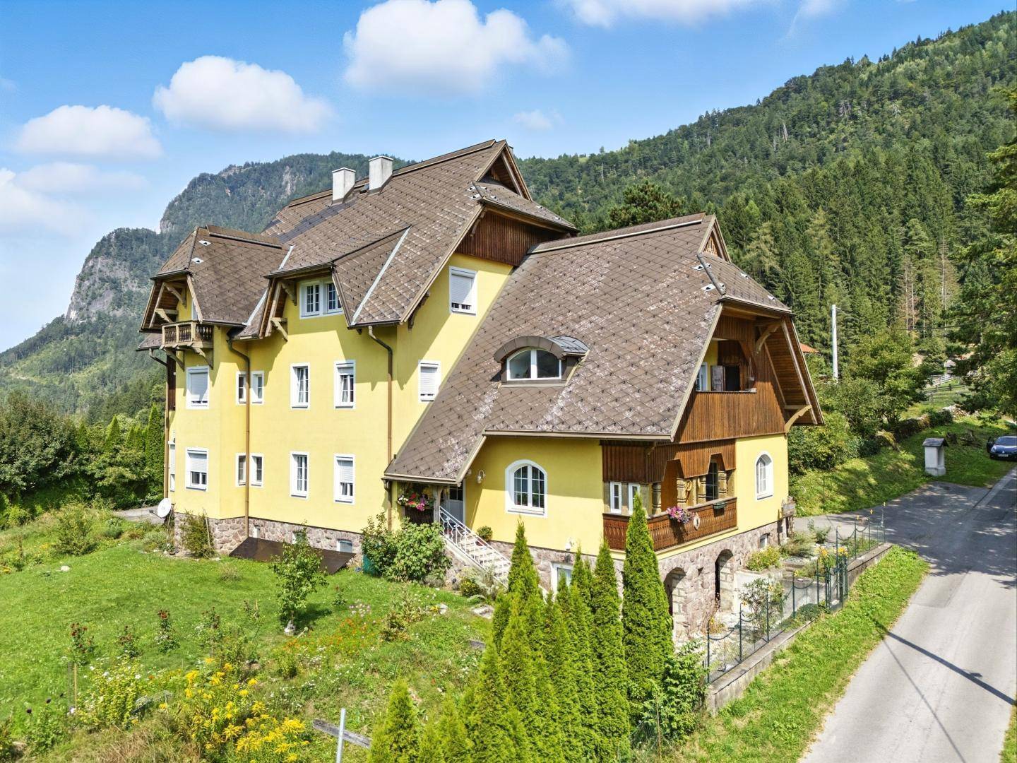 Villa in Oberdrauburg – renovierte Jahrhundertwende mit 14 Appartements