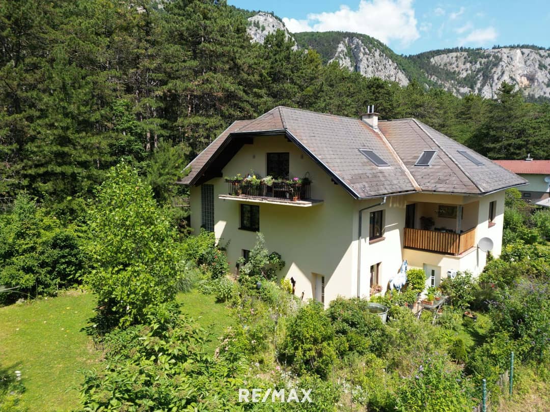 Einfamilienhaus mit 3 Wohneinheiten in Maiersdorf bei Hohe Wand, 258 m²