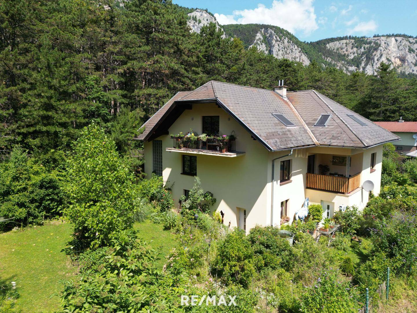 Einfamilienhaus mit 3 Wohneinheiten in Maiersdorf bei Hohe Wand, 258 m²