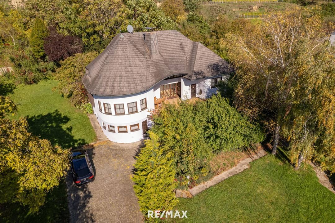 Einfamilienhaus in Kirchberg am Wagram mit Weinkeller & Hanglage