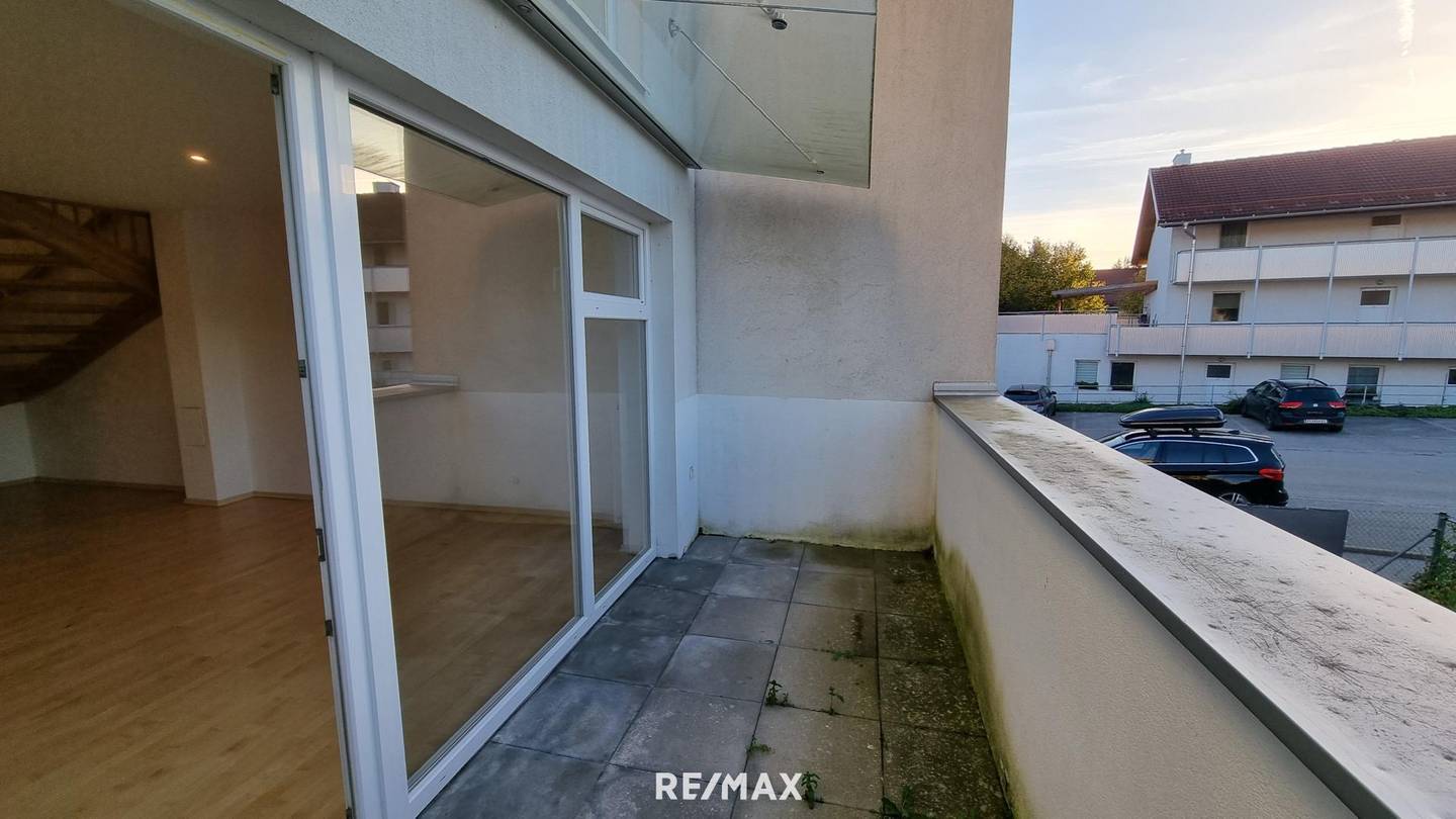Maisonette apartment with balcony and two parking spaces