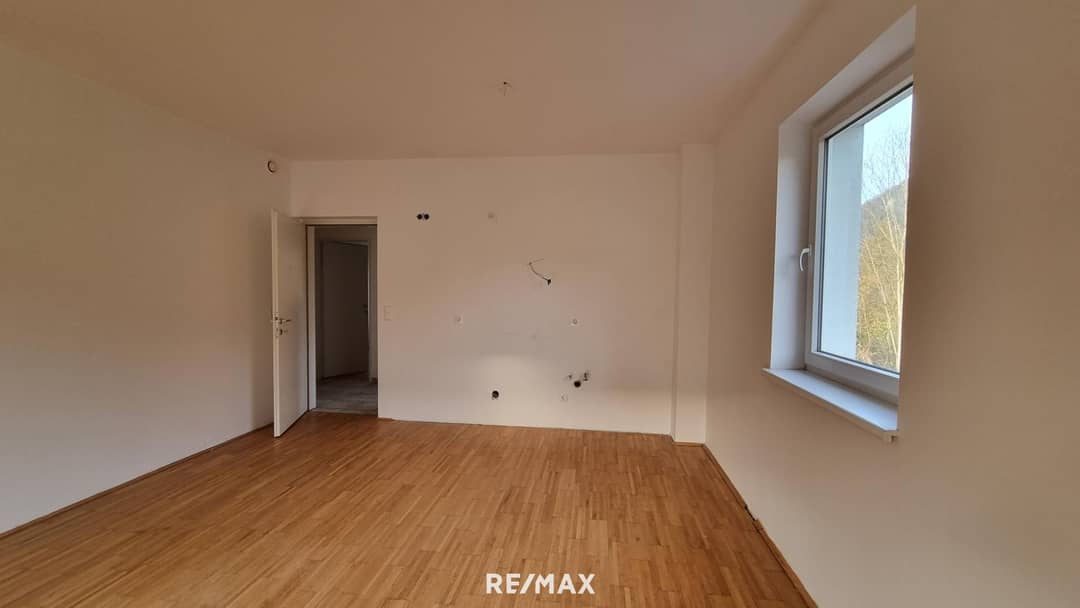 Apartment with balcony and carport 4 rooms