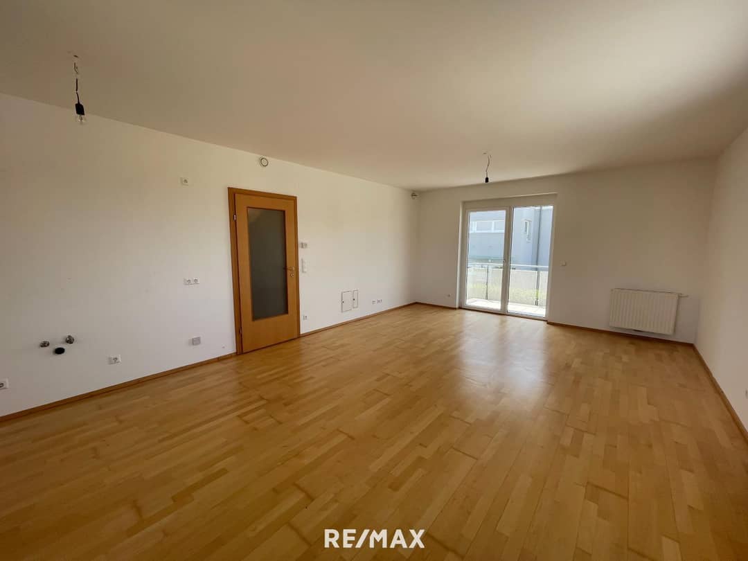 Apartment with balcony and parking space included