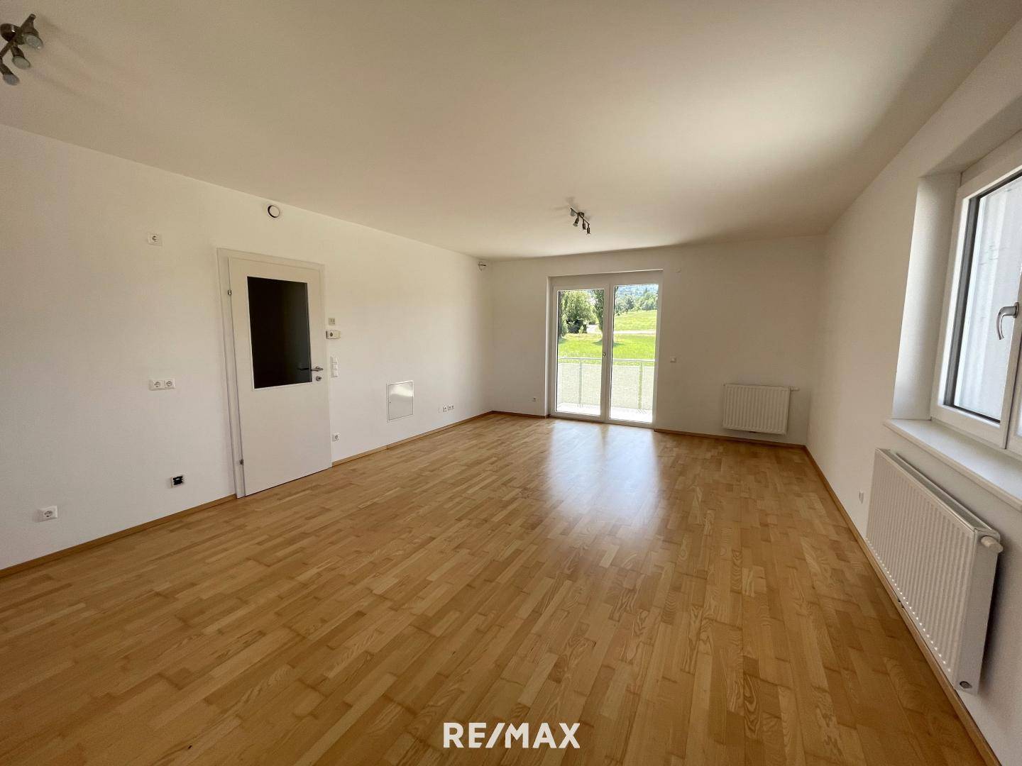 Apartment with balcony and pellet heating