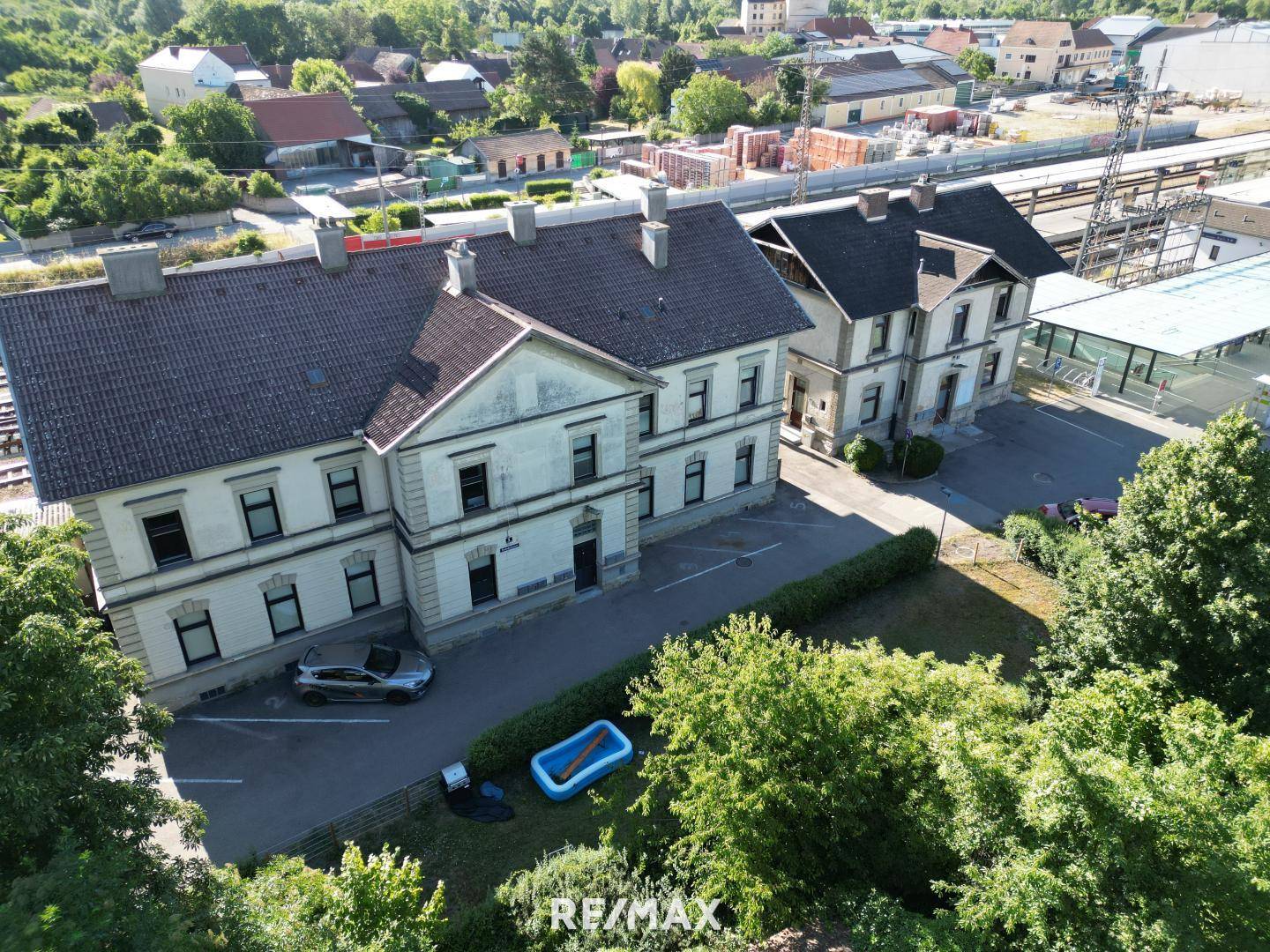 Zinshaus am Bahnhofplatz in Herzogenburg – 9 Wohneinheiten vermietet