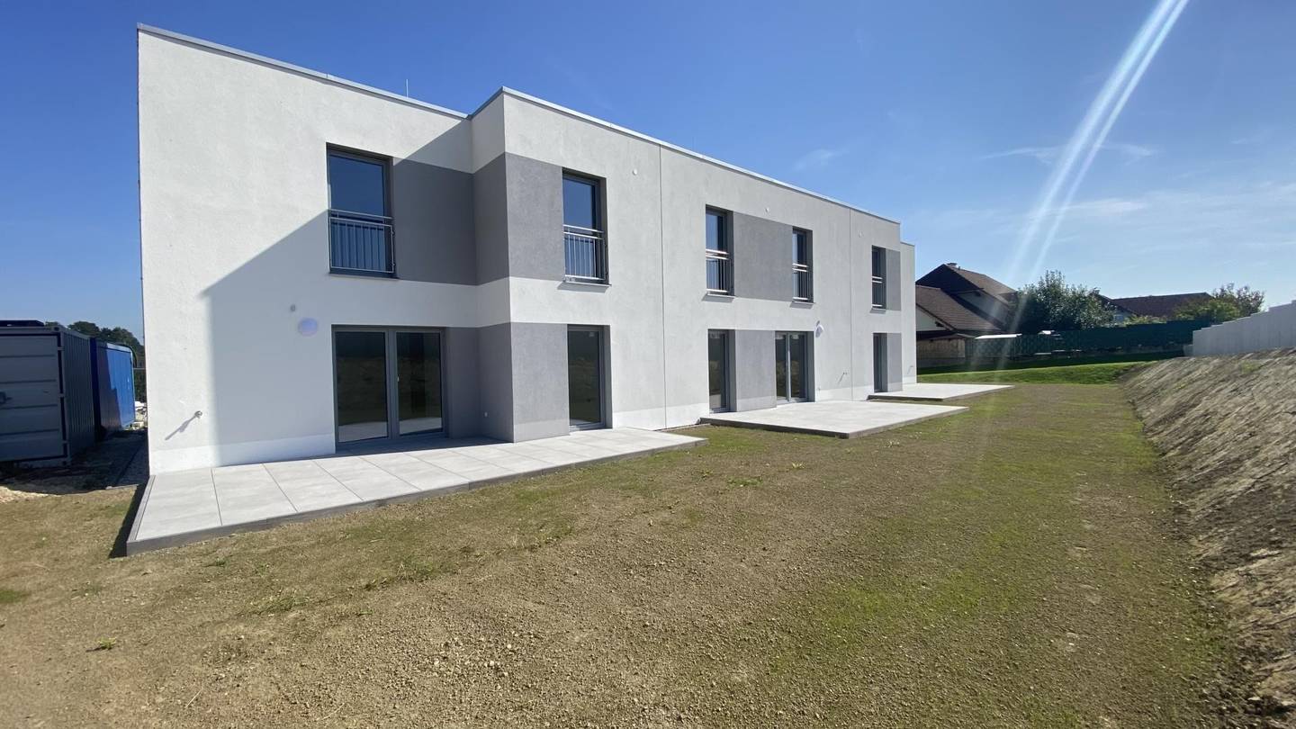 Reihenhaus in Niederthalheim belagsfertig, ca. 123 m², mit Terrasse