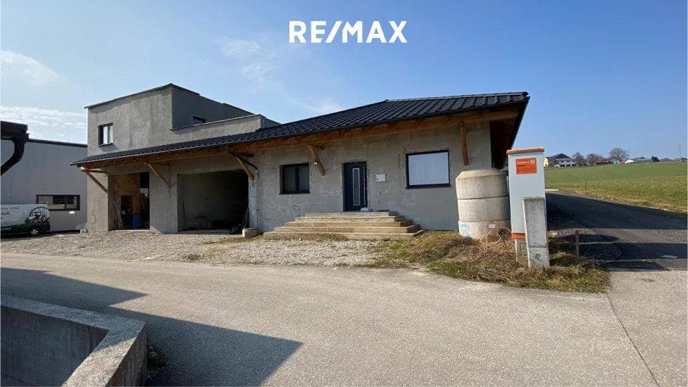 Gewerbeliegenschaft mit Bungalow und Lagerhalle in Puchkirchen
