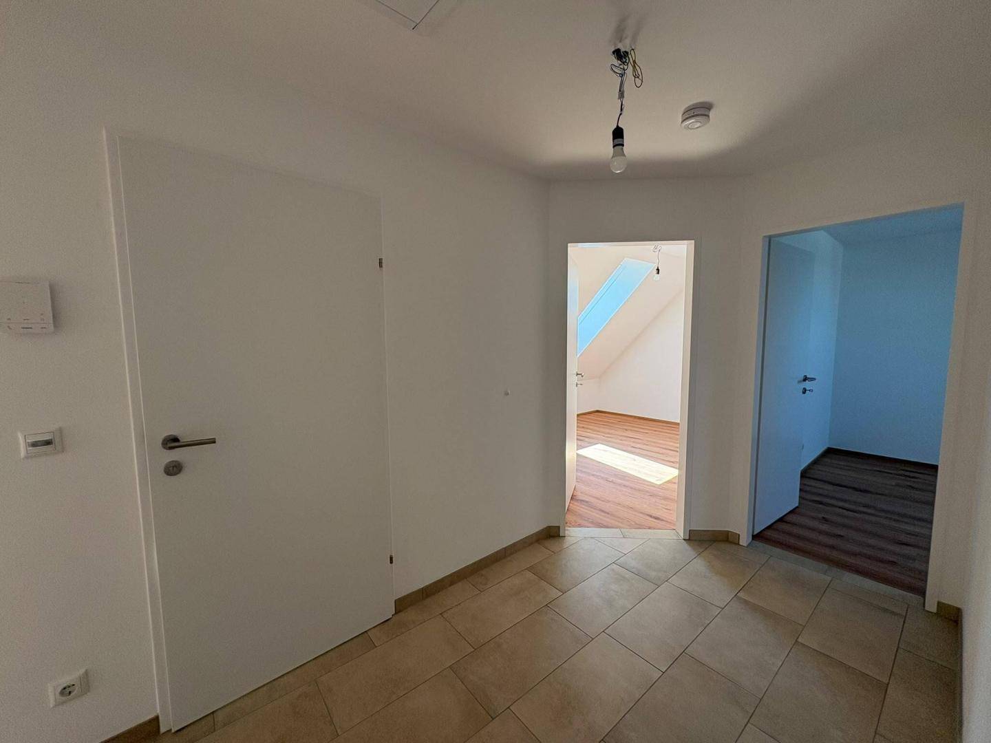 Kernsanierte Dachgeschosswohnung mit 74 m² in Oberweis zu mieten!
