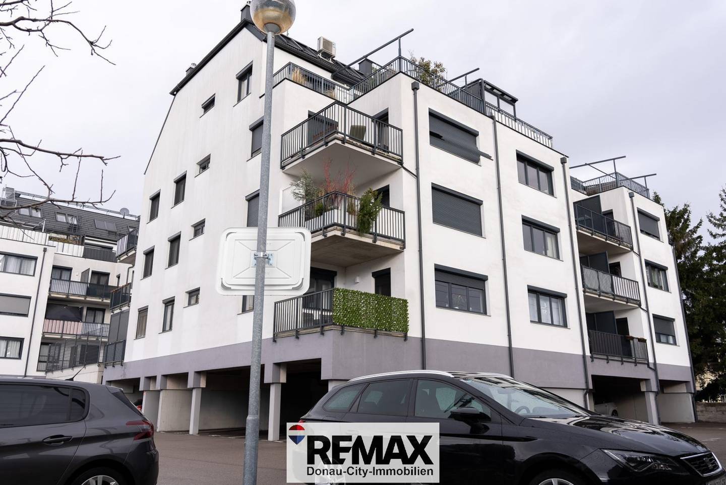 Apartment in the center with balcony and garage
