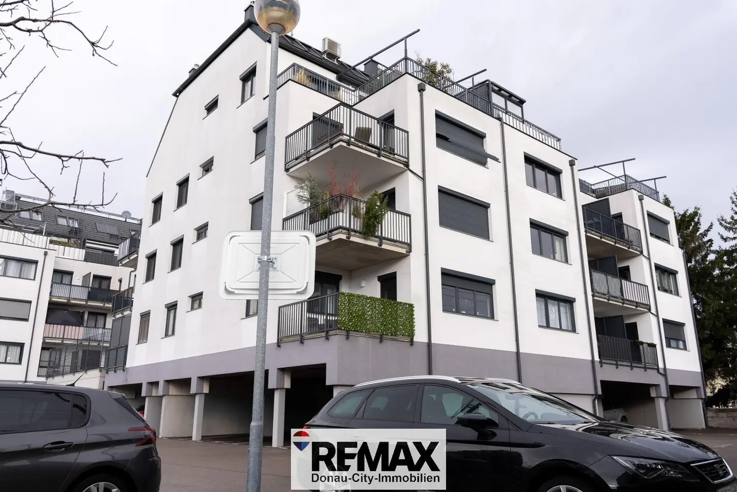 Apartment in the center with balcony and garage