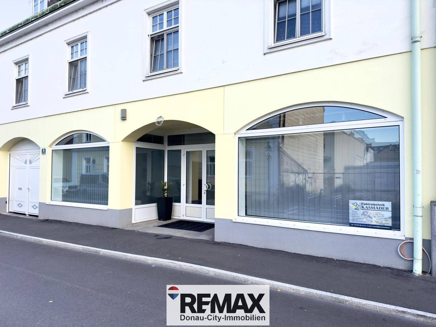 Apartment in central Tulln with versatile office space? no that's not allowed? wait fix