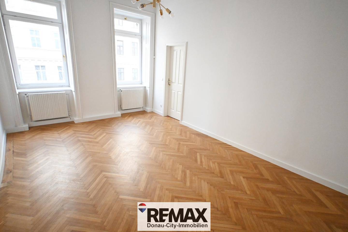 Wohnung Altbau Flair neue Küche nahe U6