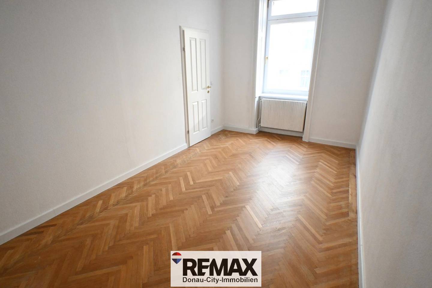 Wohnung Altbau Flair neue Küche nahe U6