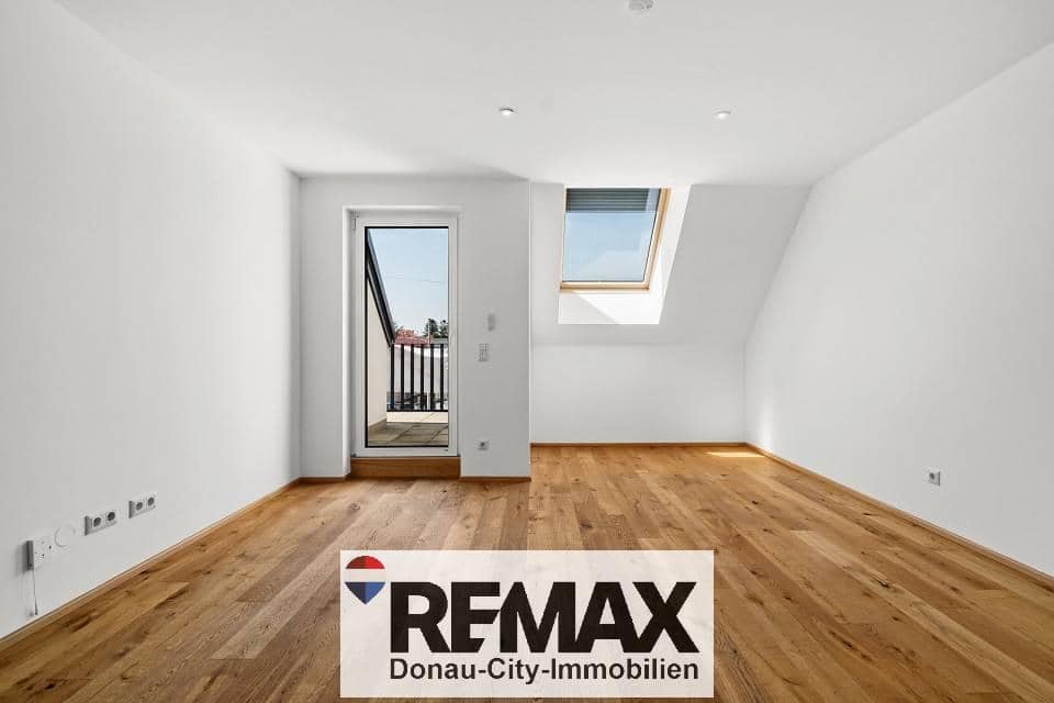 Apartment near Donauzentrum with balcony and lift