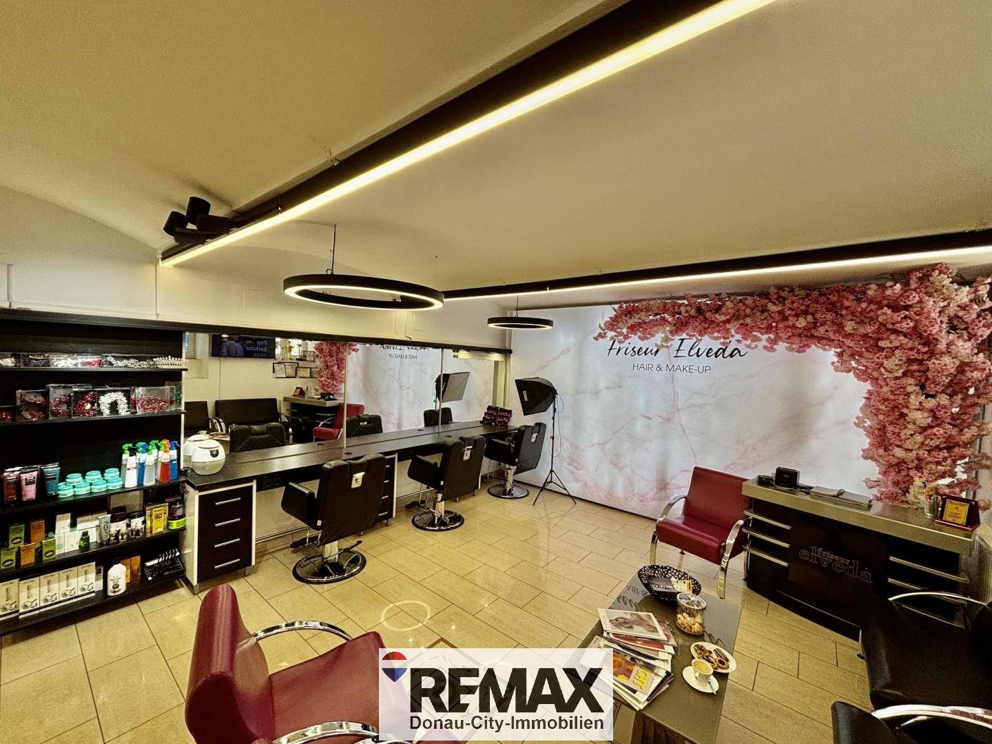 Apartment Established hair salon near Brunnenmarkt with good transport links and modern equipment?