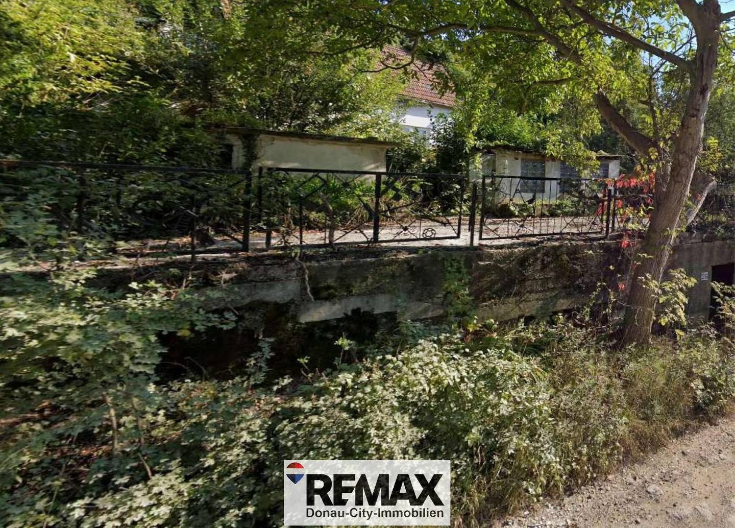 Baugrundstück in Langenzersdorf nahe Wien, 1.025 m² mit Abrissobjekt