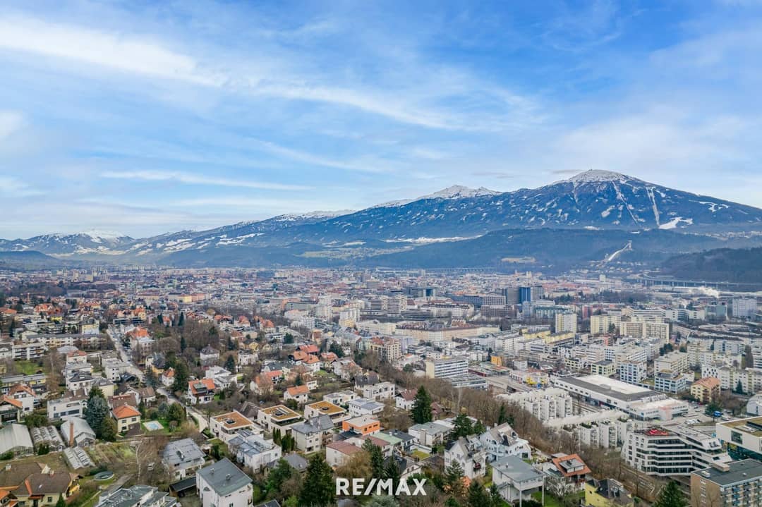 Sehr schönes Villengrundstück in besonderer Lage mit Altbestand in Innsbruck zu verkaufen