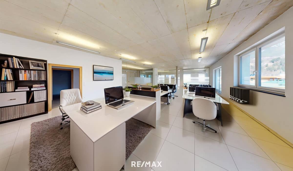 Moderne Bürofläche in Landeck mit 252 m² Nutzfläche und 5 Garagenstellplätzen
