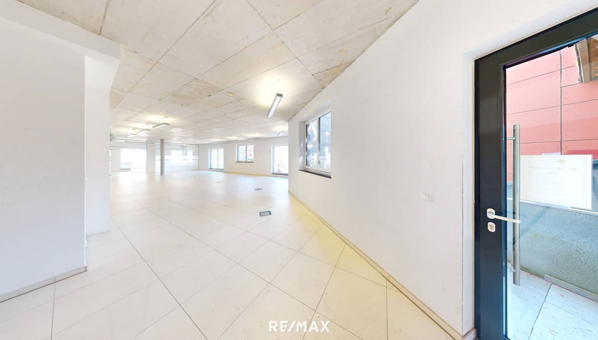 Moderne Bürofläche in Landeck mit 252 m² Nutzfläche und 5 Garagenstellplätzen