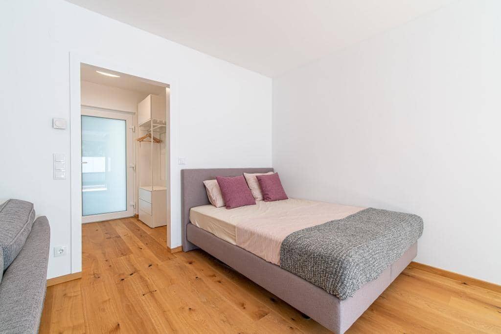 Apartment terrace studio green view Schubertpark