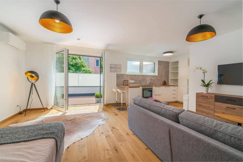 Apartment terrace studio green view Schubertpark