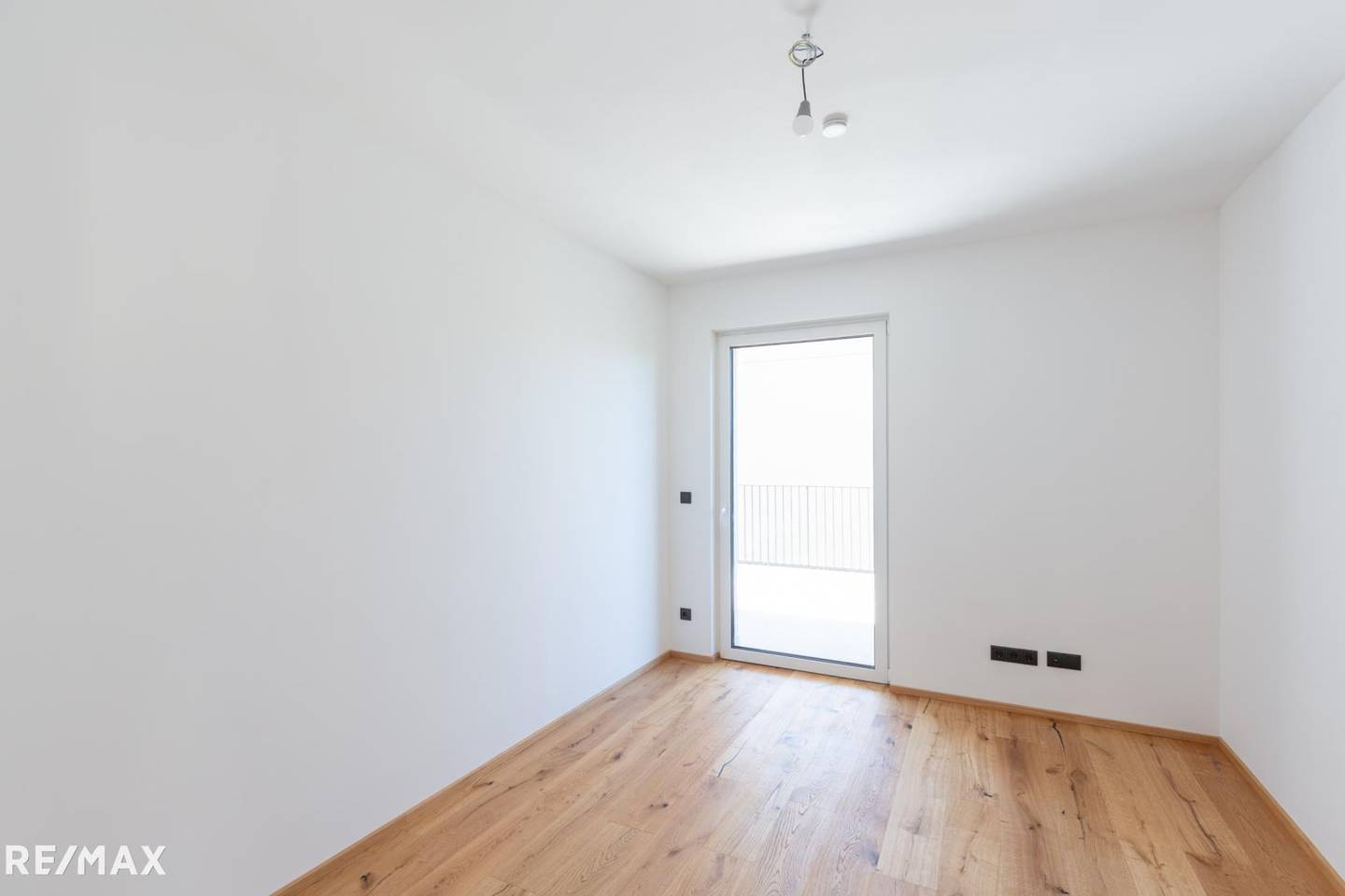 New build apartment with large balcony in a quiet area