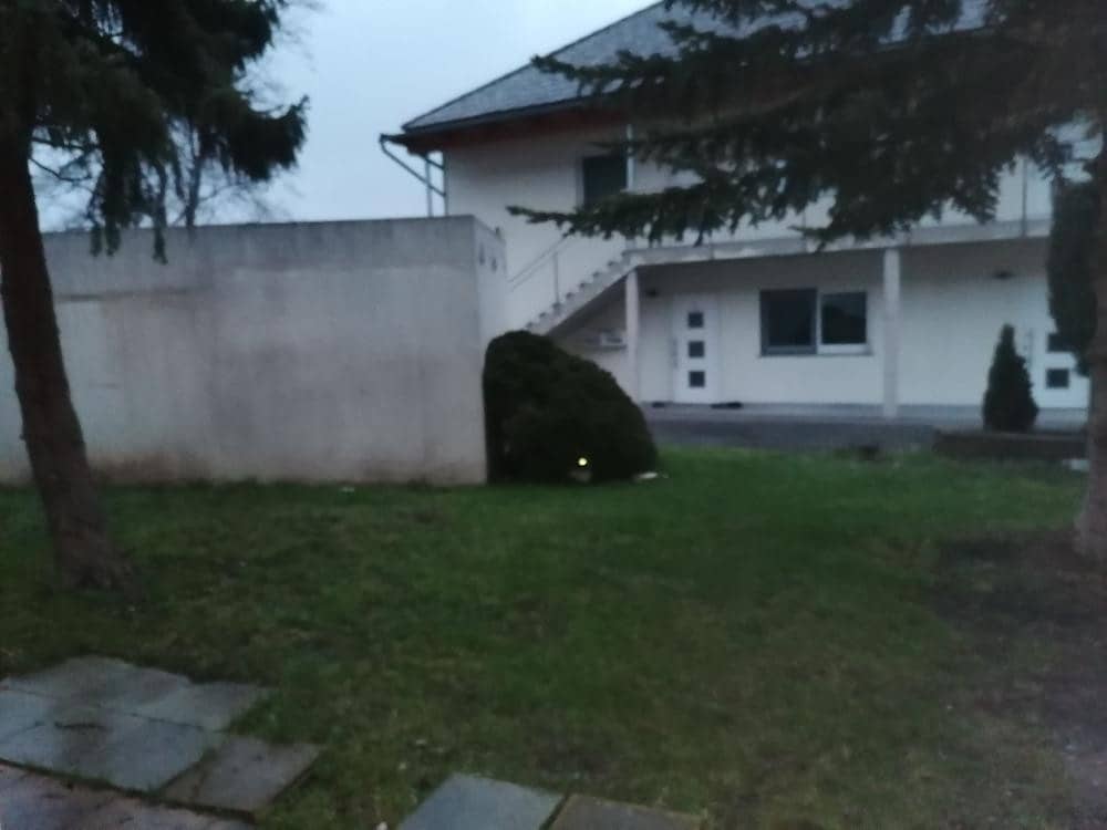 Apartment with balcony and furnished kitchen