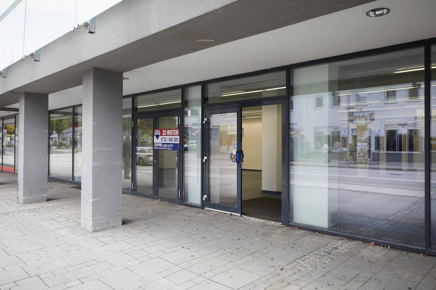 Großzügiges Ladenlokal mit 14 m Fensterfront in Steyr – TOP Lage