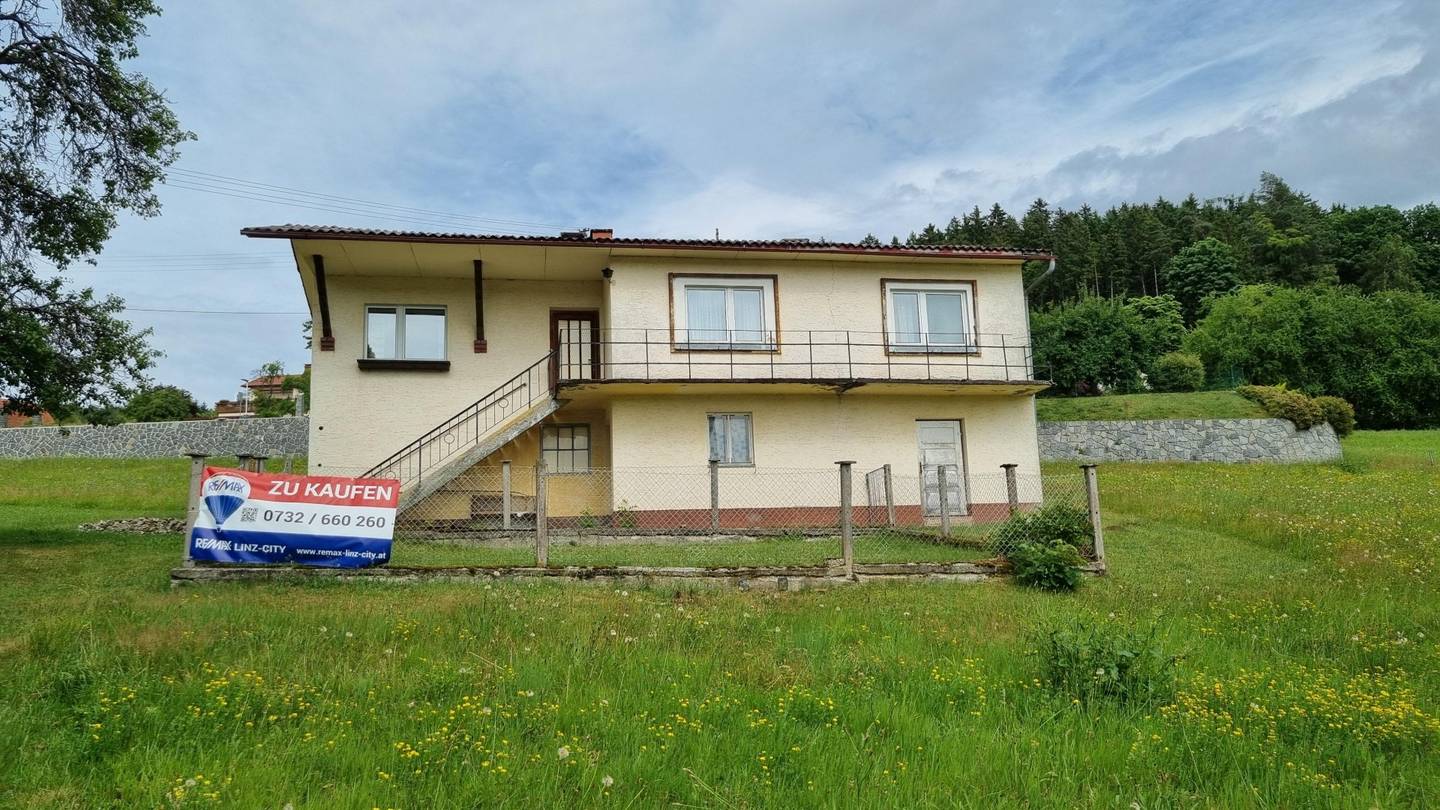 Großes Haus mit Nebengebäuden auf 1,9 ha Grund im Mühlviertel, ruhig