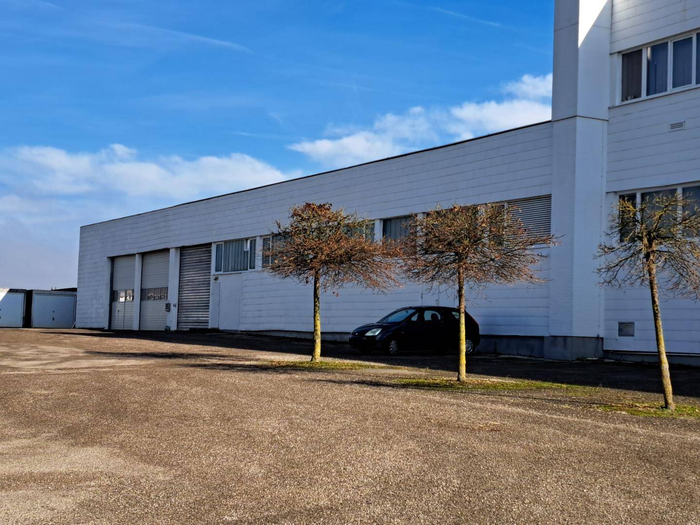 <b>Preiswerte Werkstätte oder Logistik Lager, 330m² !</B>