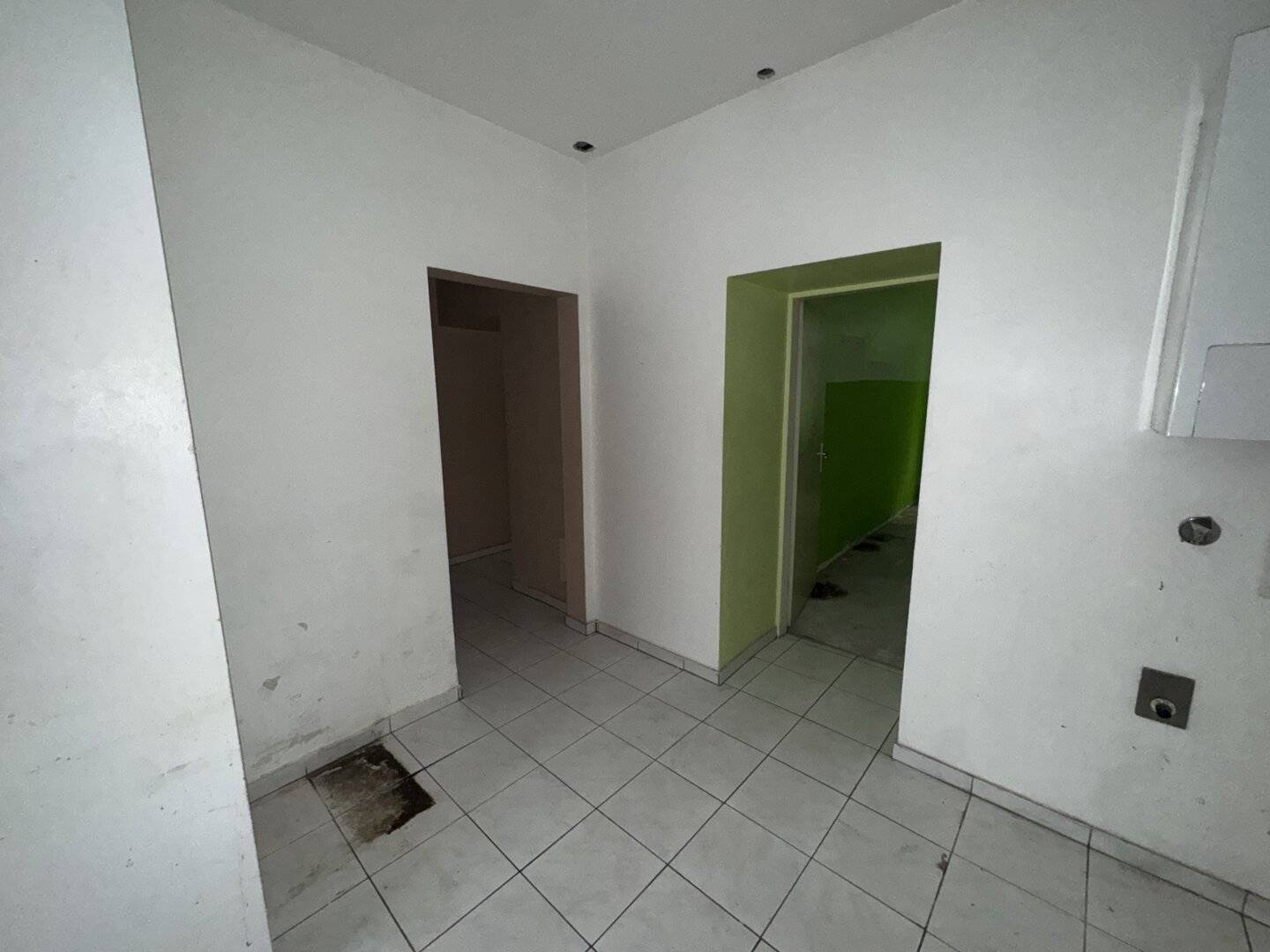 Gepflegte 2-Zimmer-Wohnung im EG in Wien 15, ruhige Innenhoflage