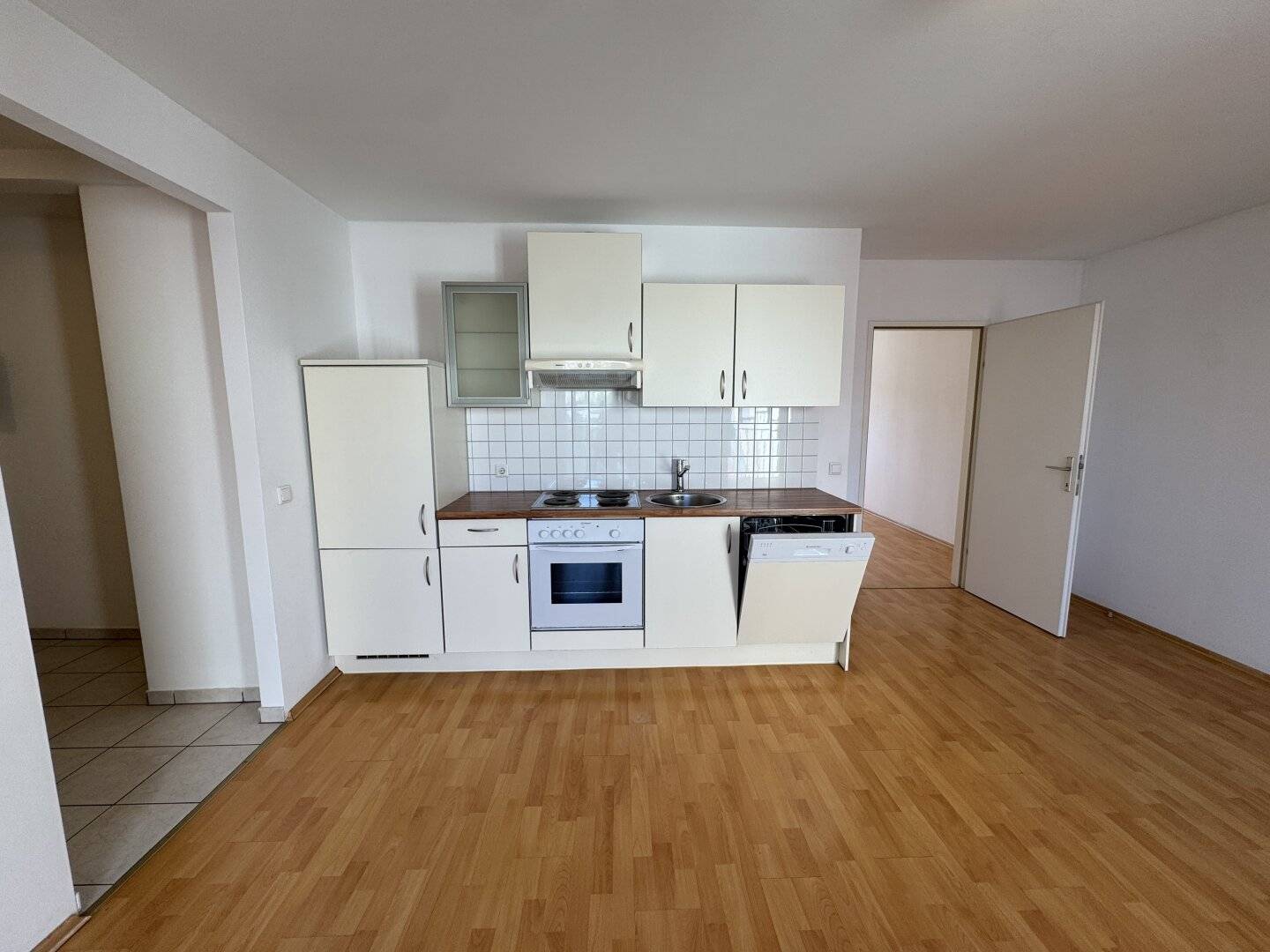 Bright two room attic apartment with perfect connectivity