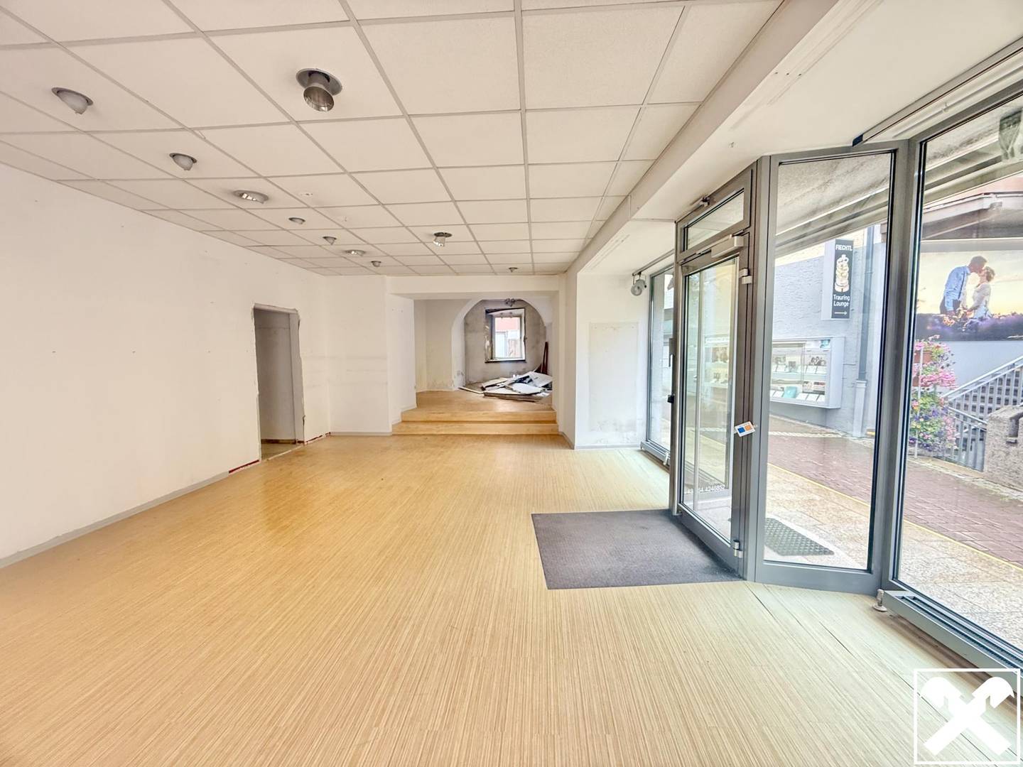 Historisches Stadthaus mit Gewerbe- und Wohnflächen - Bewilligung für Beherbergungsbetrieb liegt vor!!