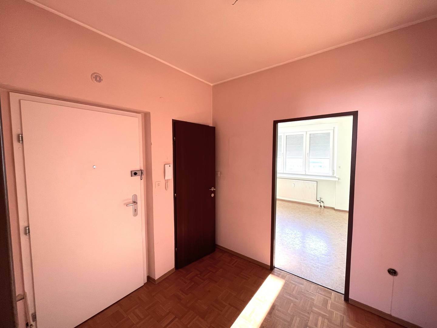 Wohnung mit sonniger Loggia und großem Potenzial