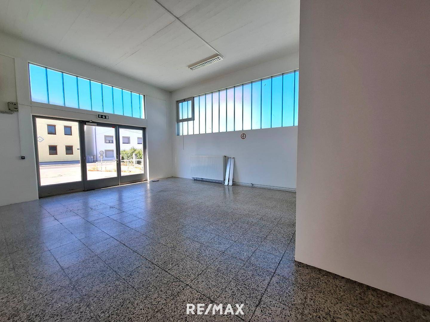 Geschäftslokal in St. Pölten-Nord, 270 m², großer Parkplatz, 2 WCs