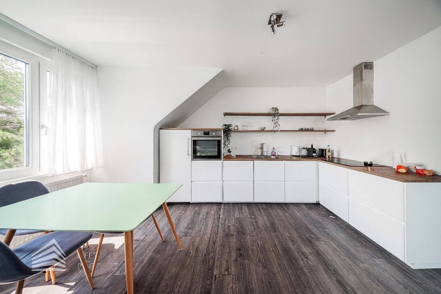 Attic apartment green view quiet location