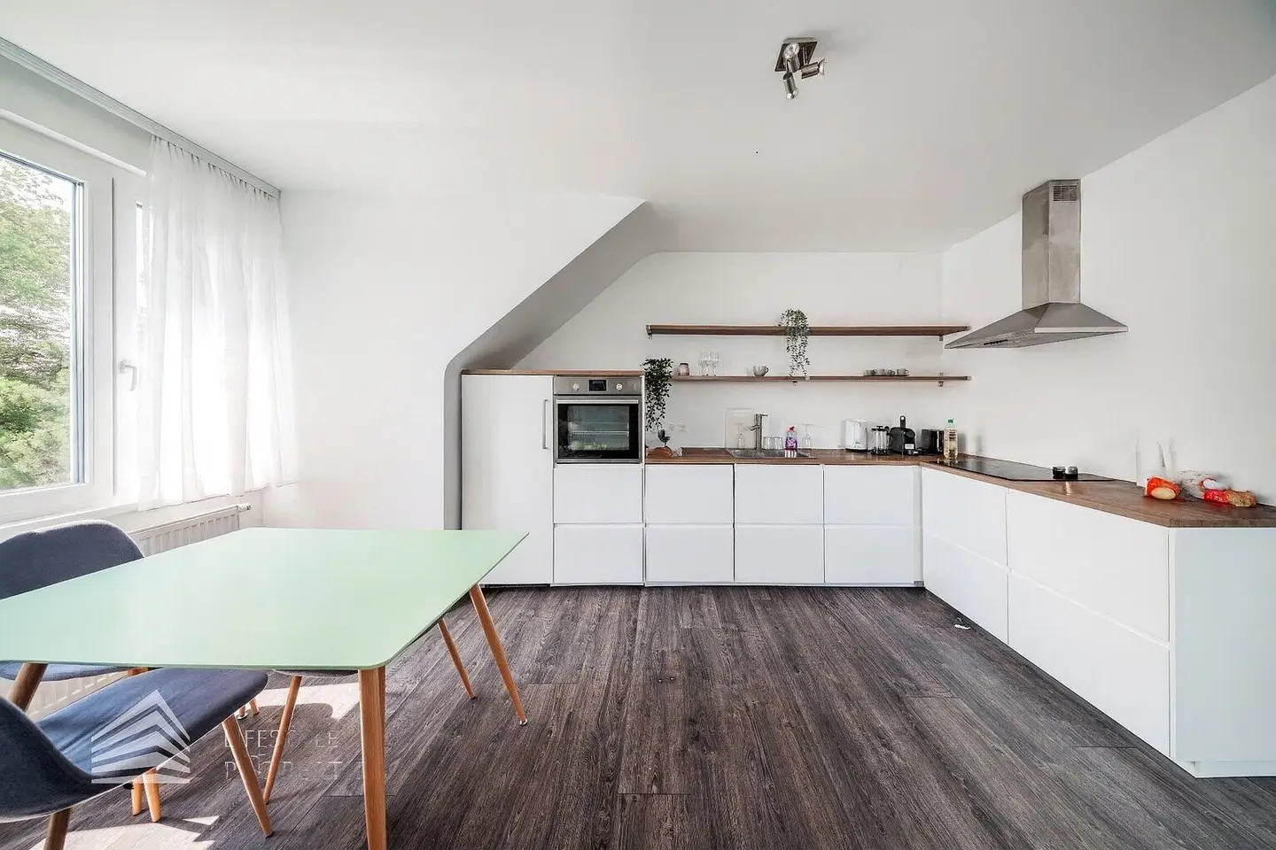 Attic apartment green view quiet location