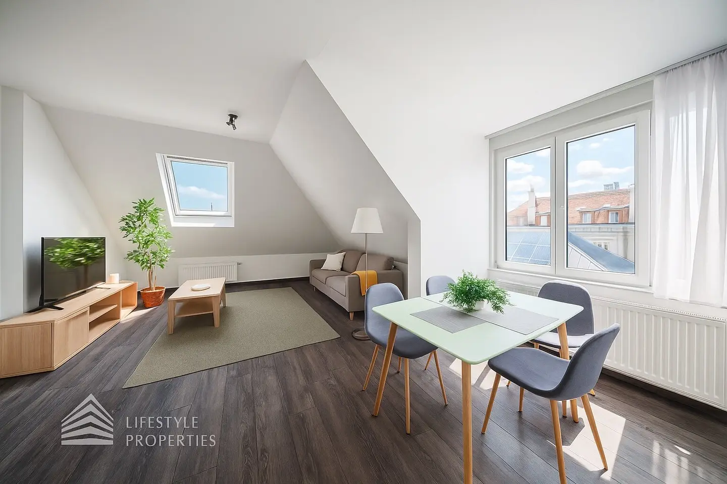 Attic apartment green view quiet location