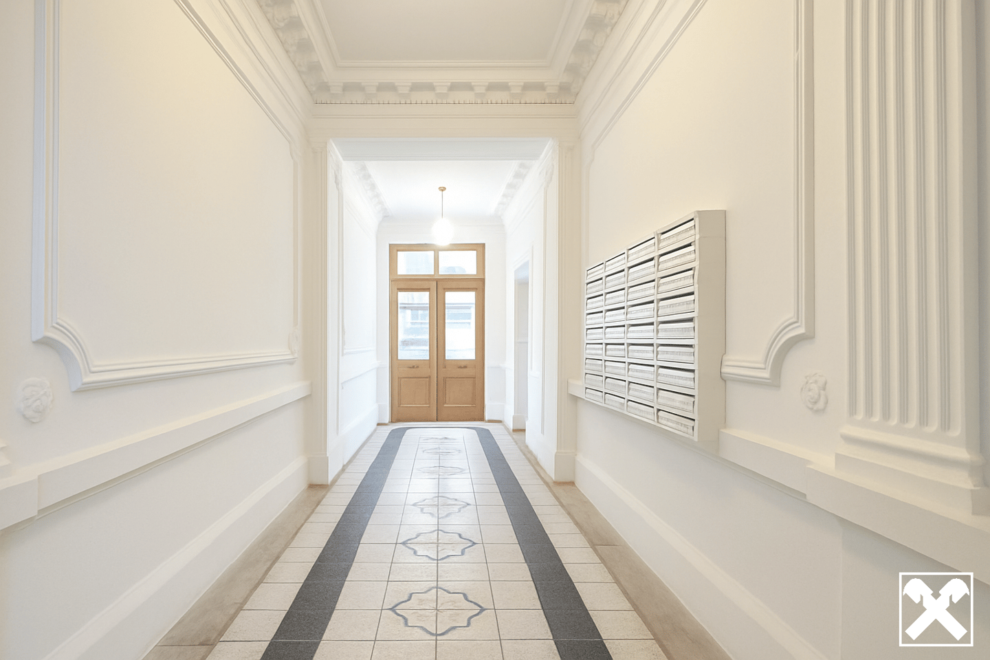 Attic apartment with terrace and lift