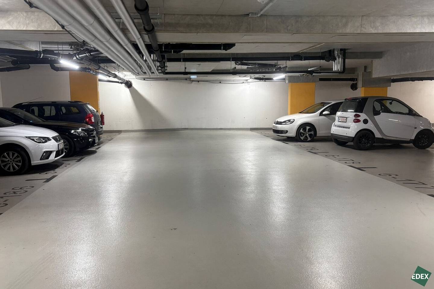 Garagenstellplatz in Kagraner Platz, Tiefgarage, sofort verfügbar