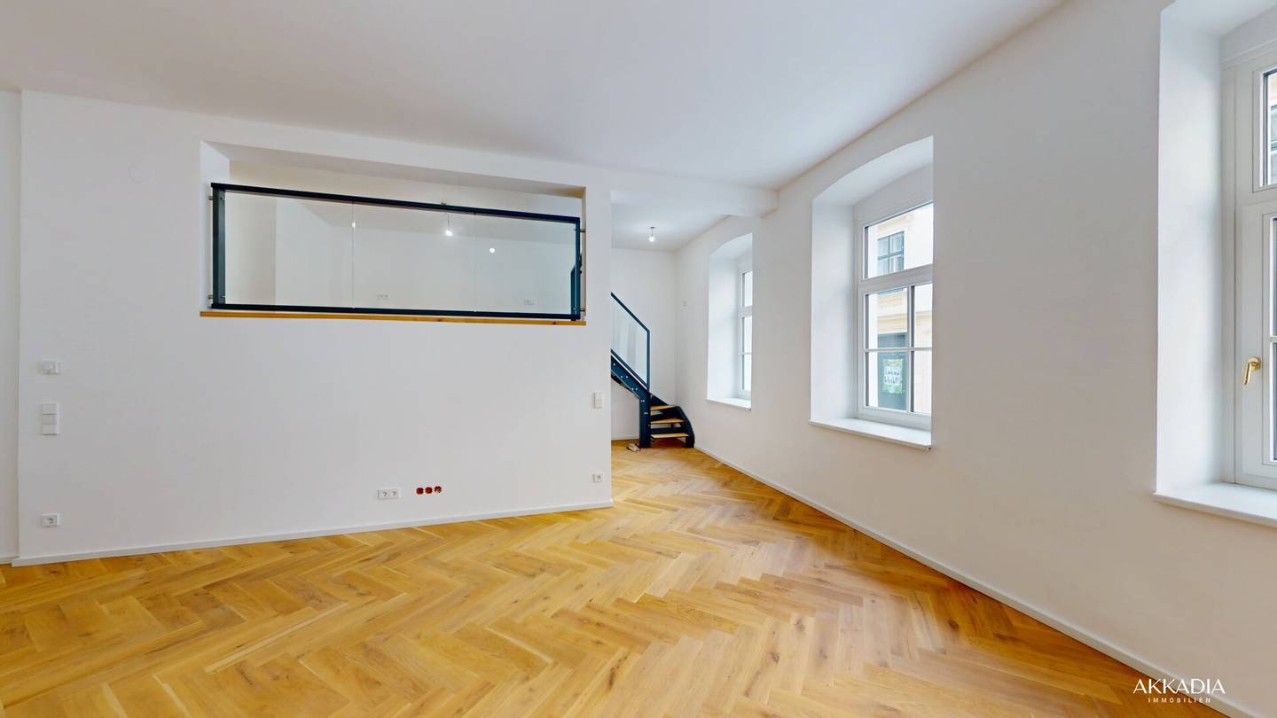 Wohnung Loftcharakter Glasgalerie zwei Ebenen