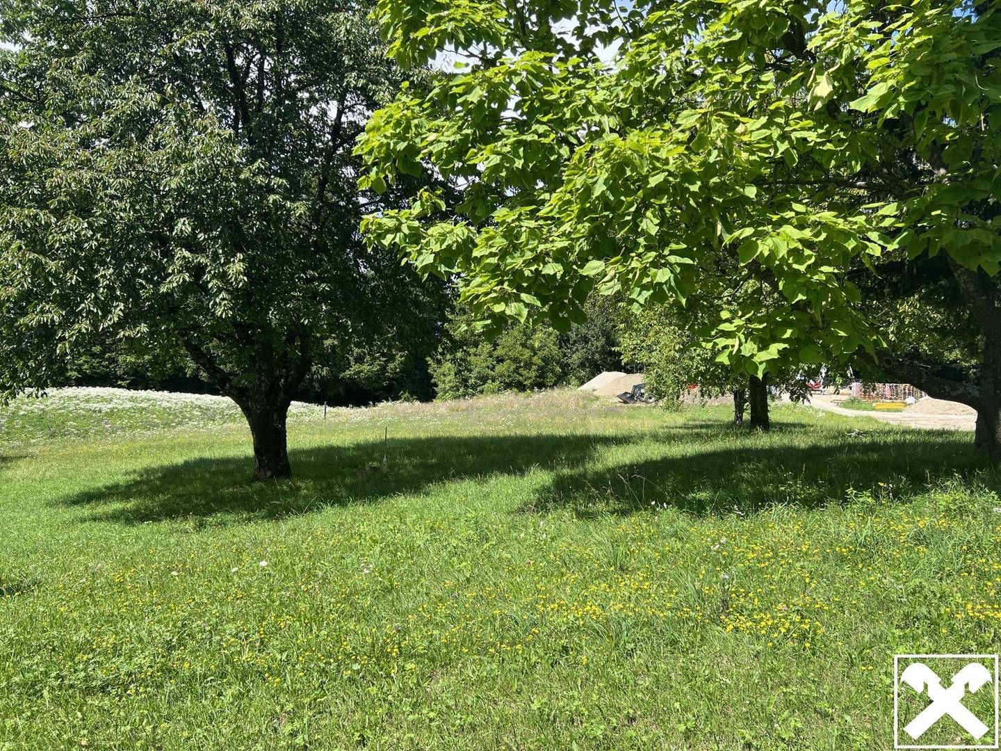 Grundstück in Rosegg: Waldrand mit unverbaubarem Panoramablick