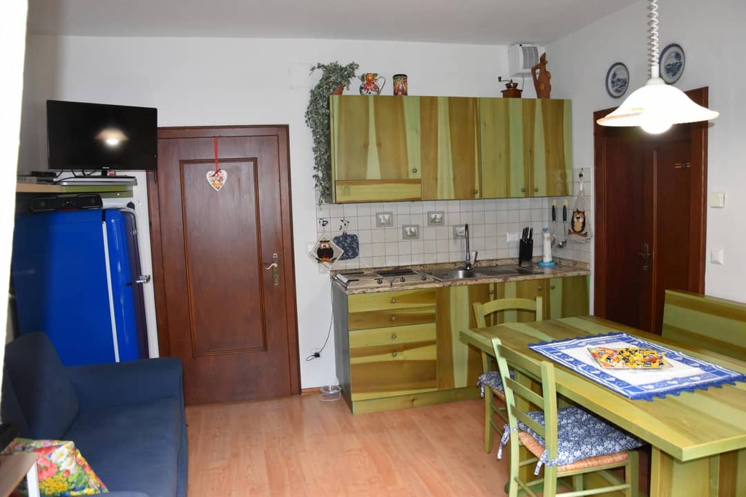 Dachgeschosswohnung nahe Therme Balkon möbliert