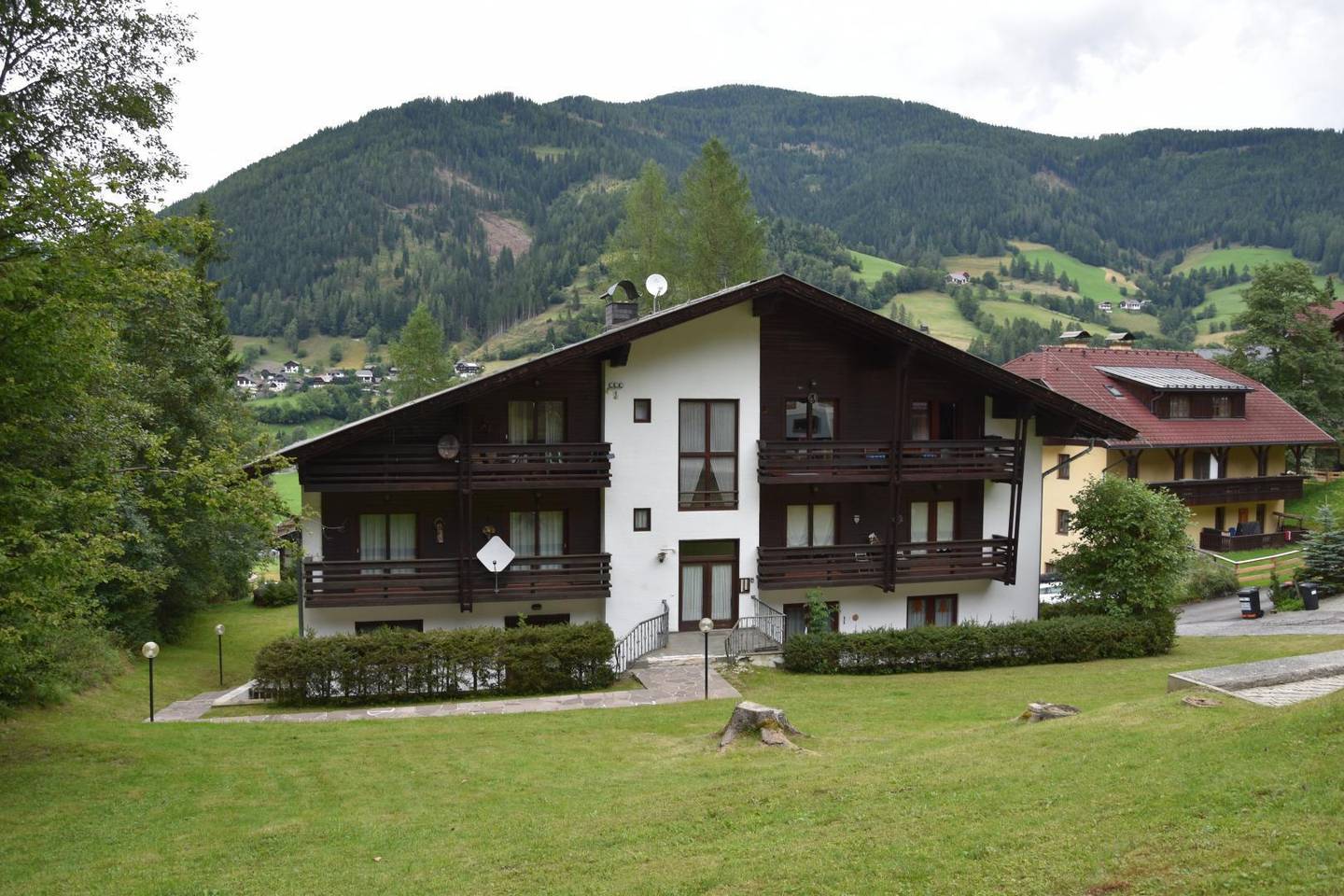 Attic apartment near Therme with balcony furnished