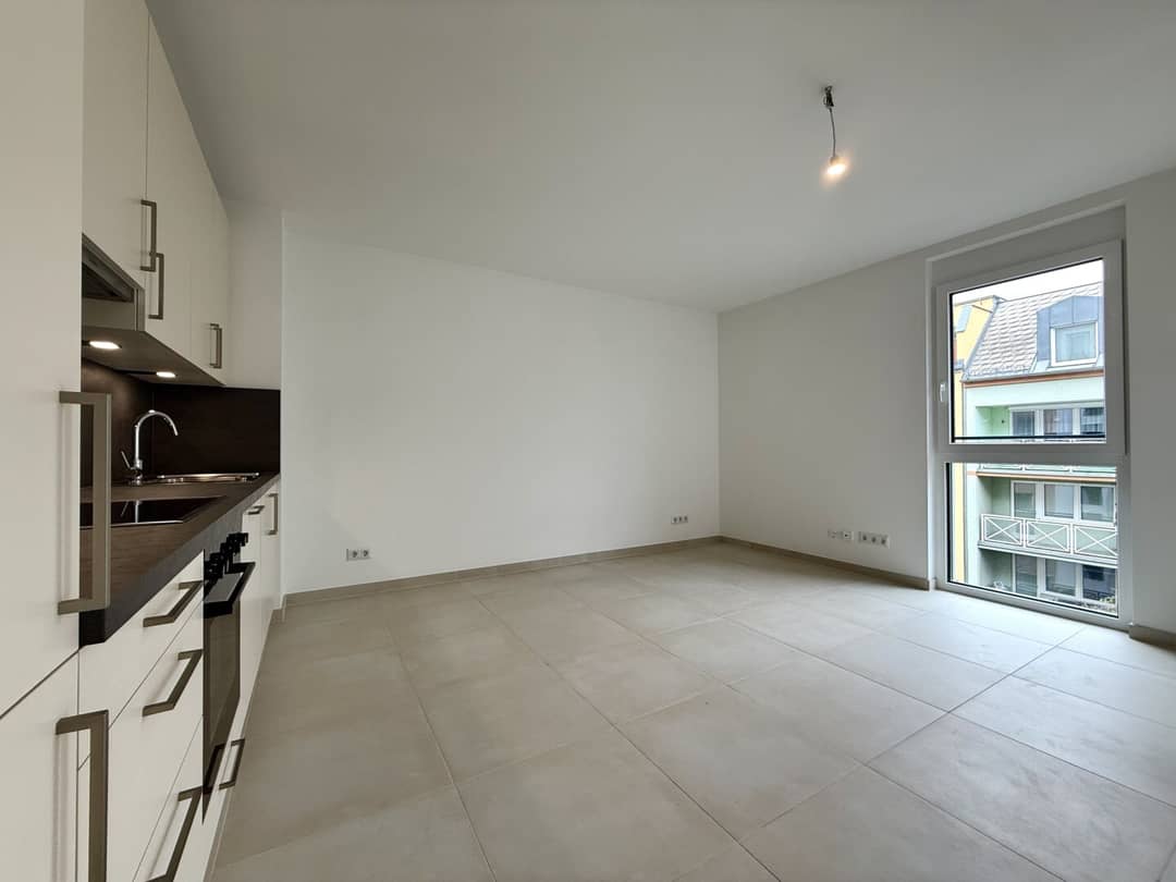 Erstbezug Wohnung mit Balkon und heller Wohnküche