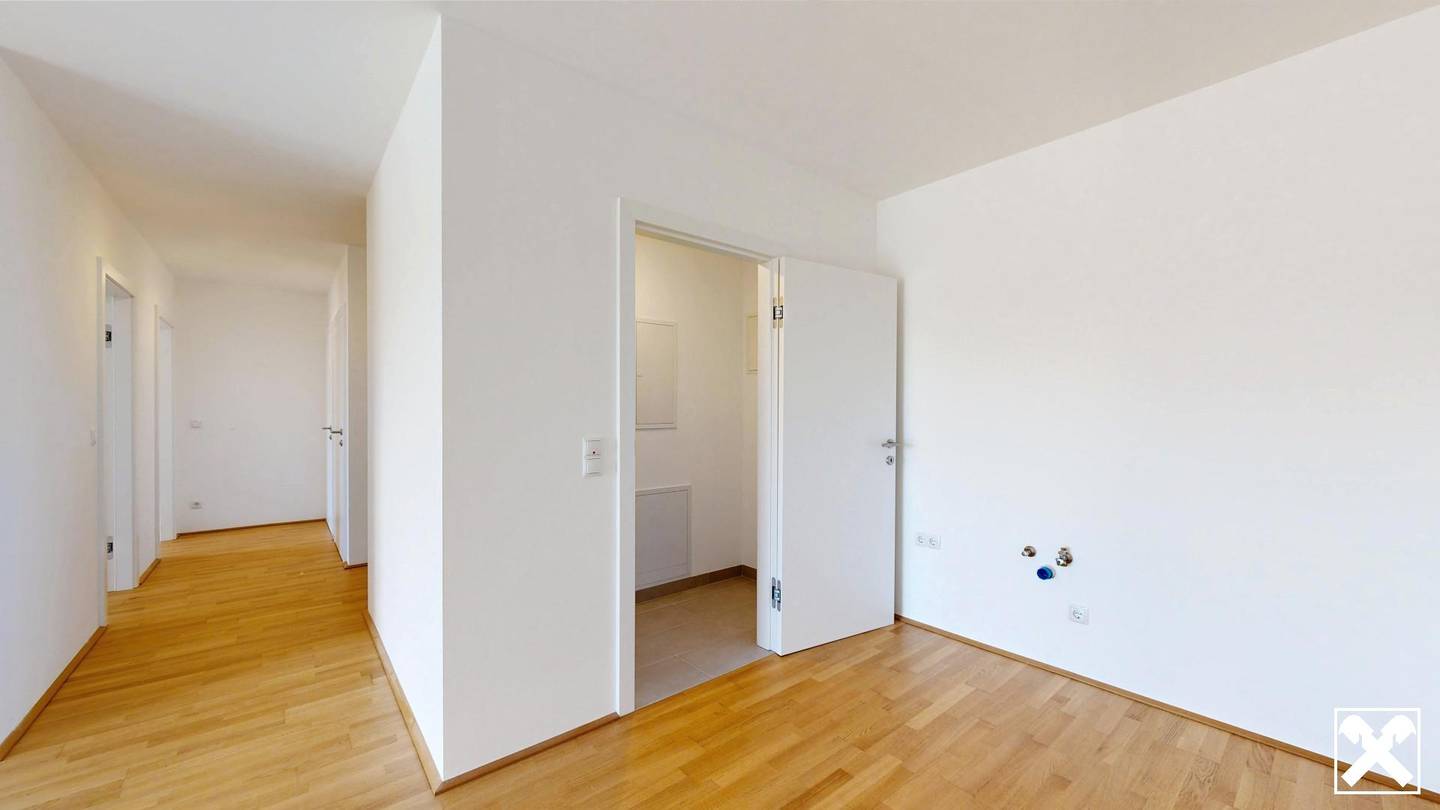 Apartment with balcony near station energy efficient