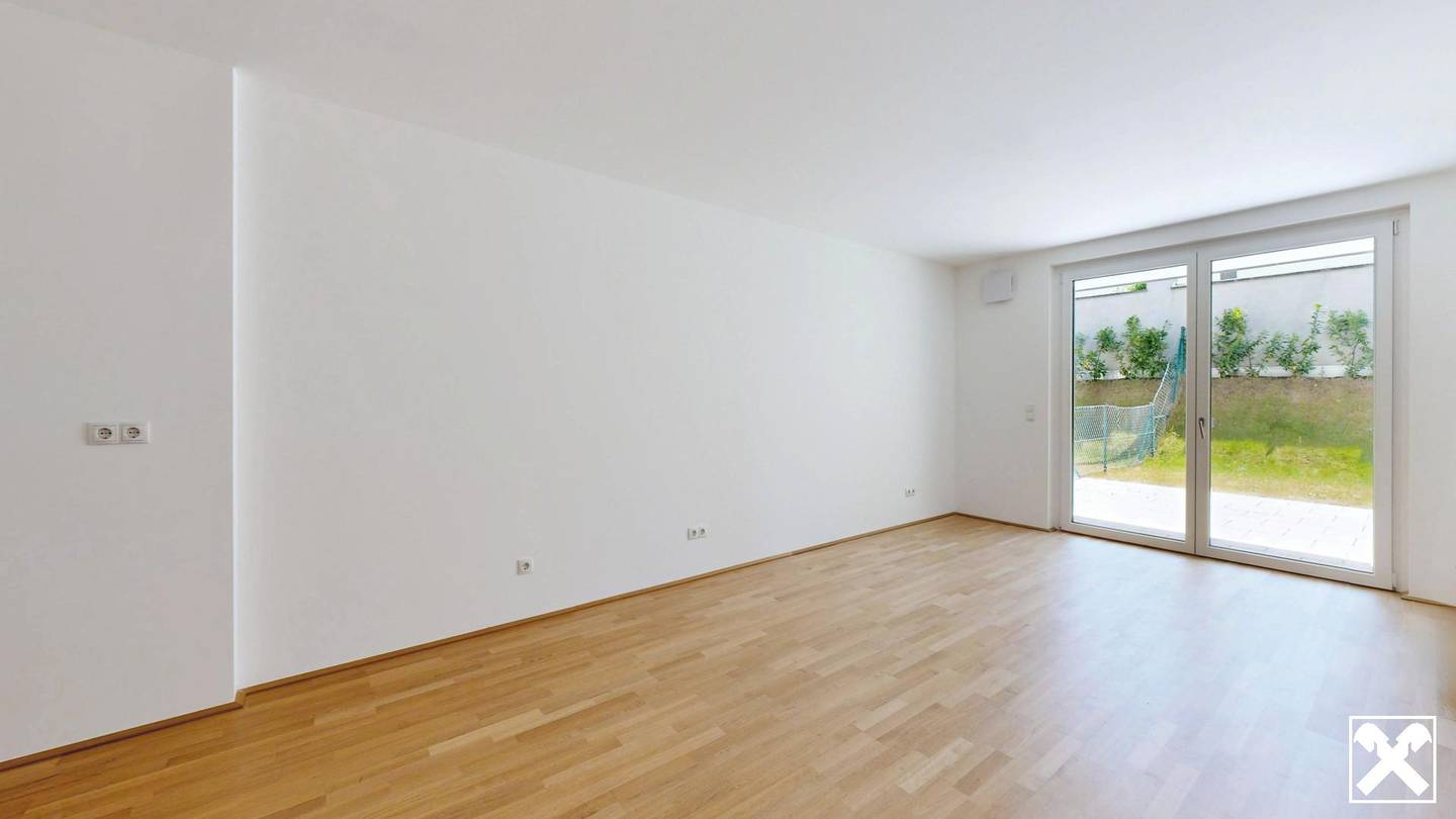 Apartment Weinviertel near train station garden