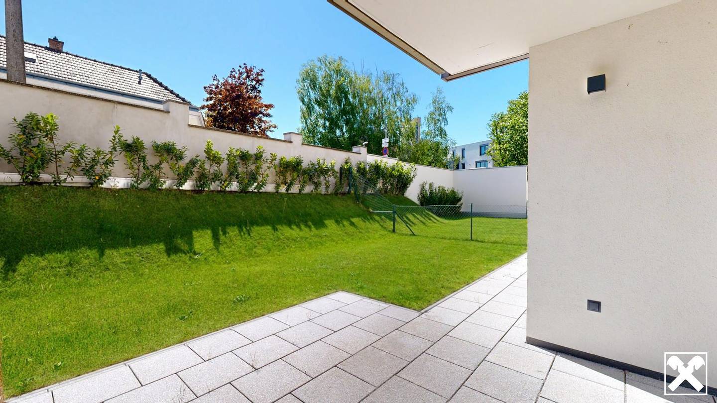 Apartment Weinviertel near train station garden