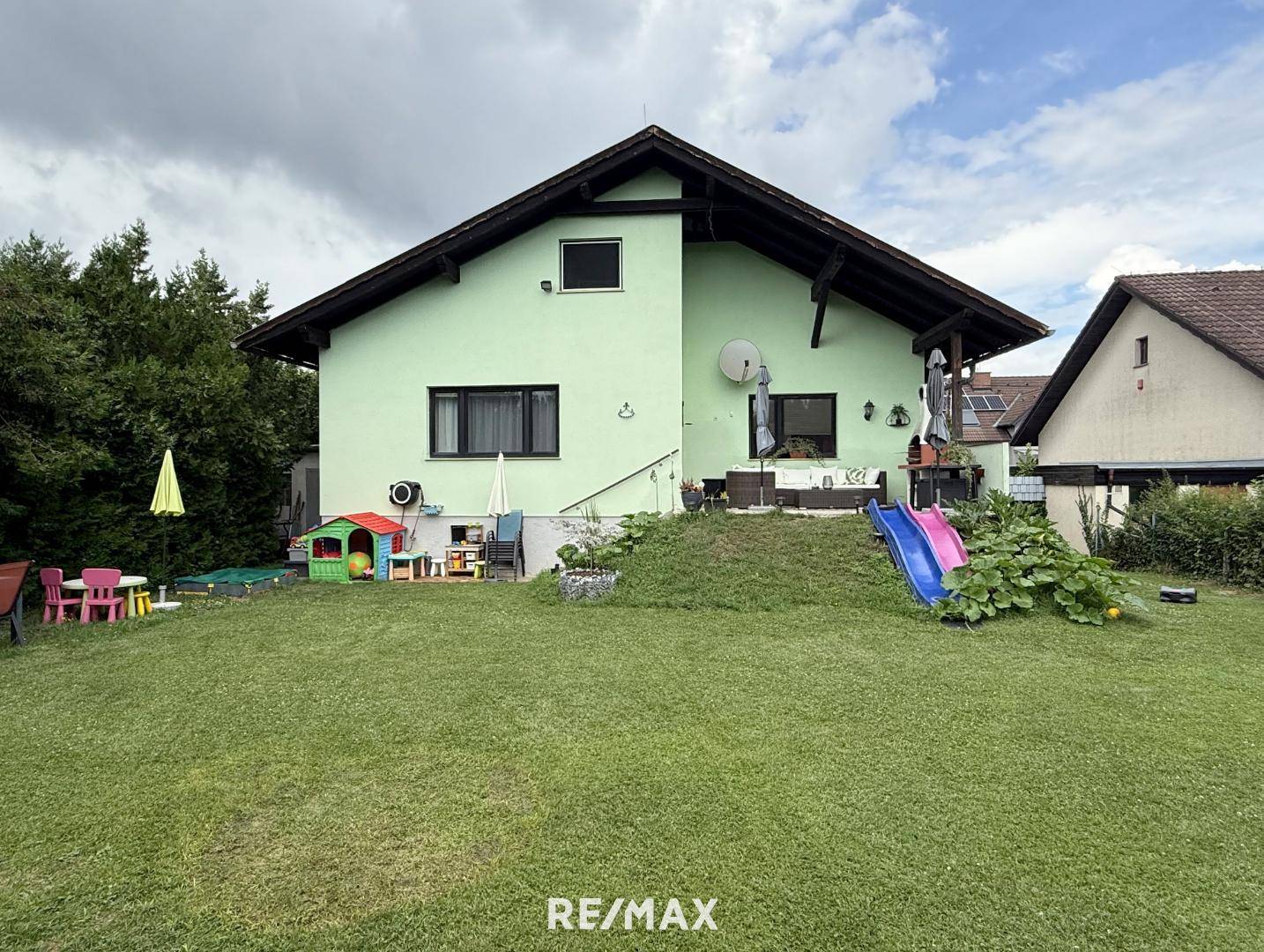 Mehrfamilienhaus nahe Wien in Gerasdorf mit 200 m² Wohnfläche & Garage
