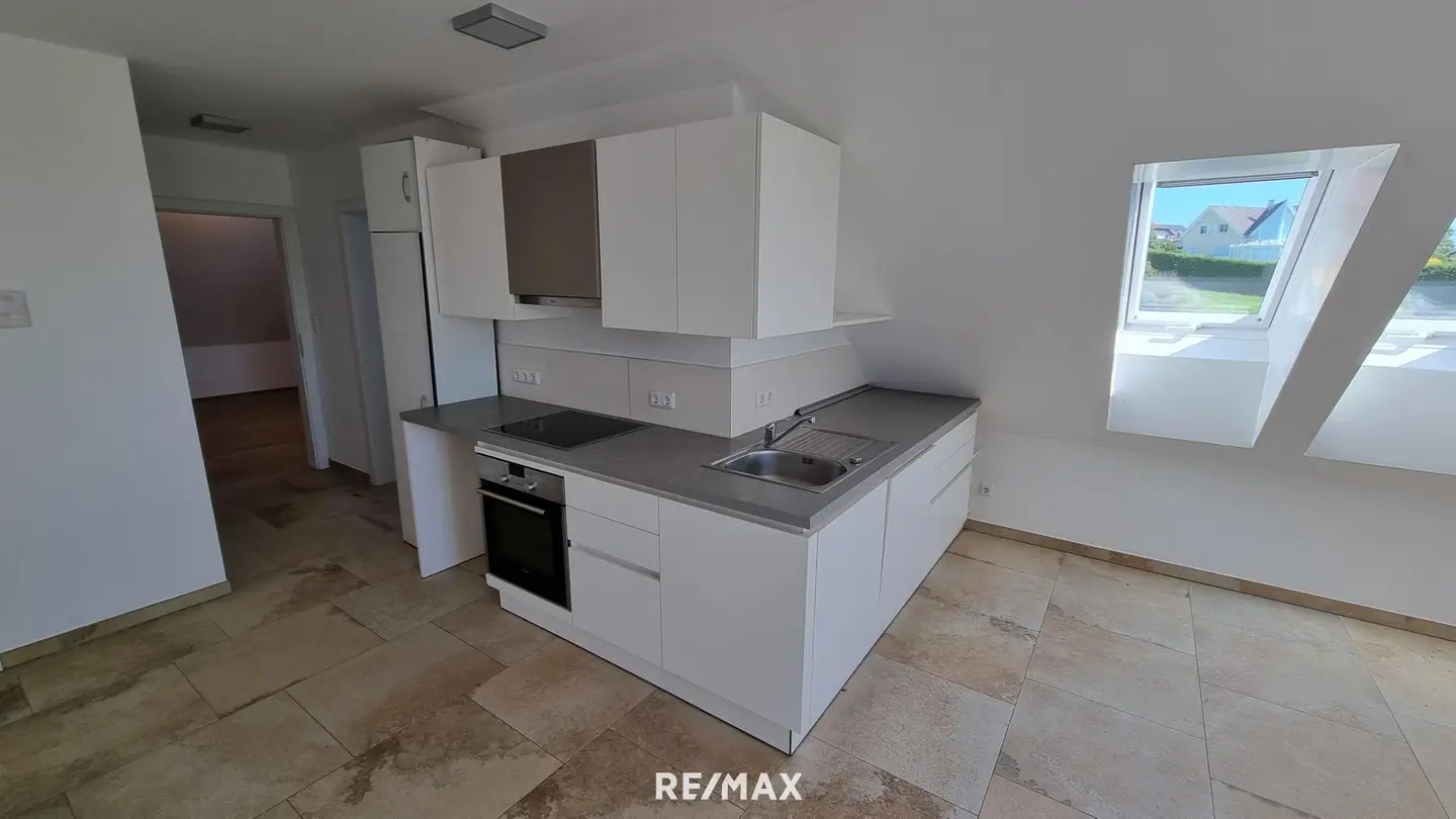 Top floor apartment with underfloor heating